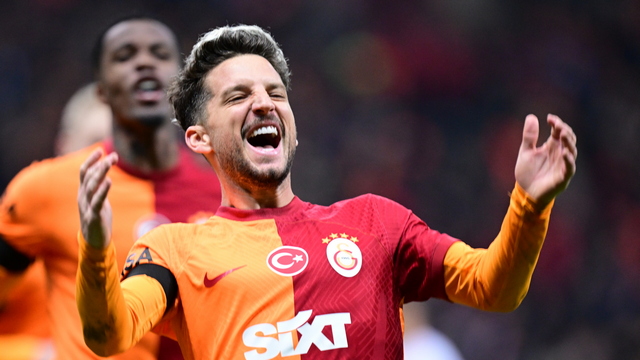 Dries Mertens Galatasaray 2024 B.jpg